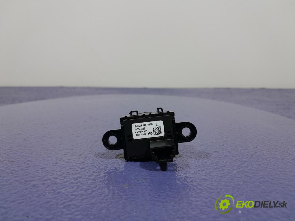 Mazda 3 2021 prepínač BDGF-66YK0