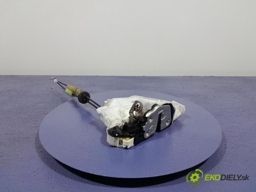 Mazda 3 2021 zámok dvere Predné Vľavo: