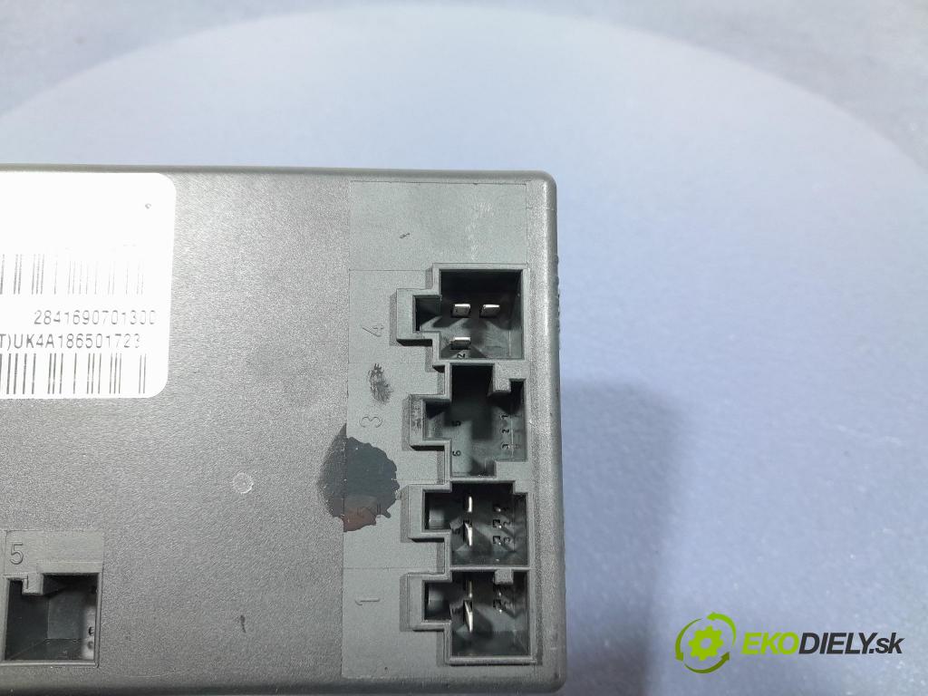 Jeep Cherokee 2016 riadiaca jednotka Sedadlo: P68277176AA