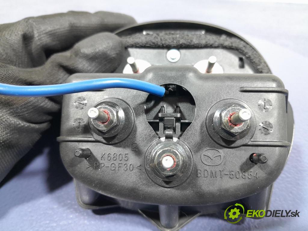 Mazda 3 2021 rukoväť Klapky: Zadná: BDMT-50854