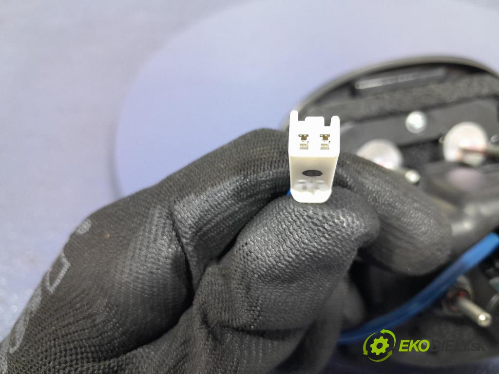 Mazda 3 2021 rukoväť Klapky: Zadná: BDMT-50854