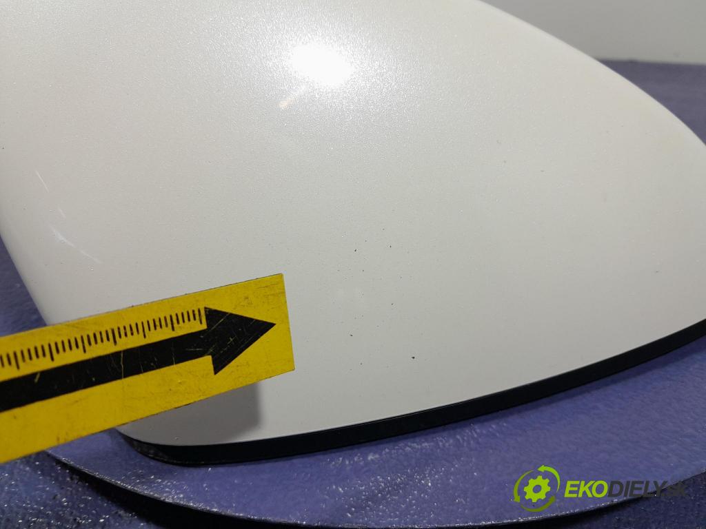 Mazda 3 2021 zpětné zrcátko prave 045562