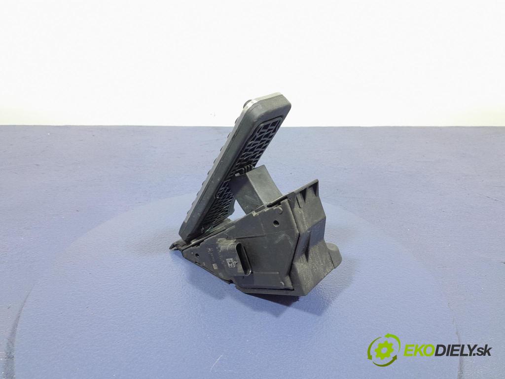 Mercedes S-klasa 2021 pedal Plyn: A2233000100
