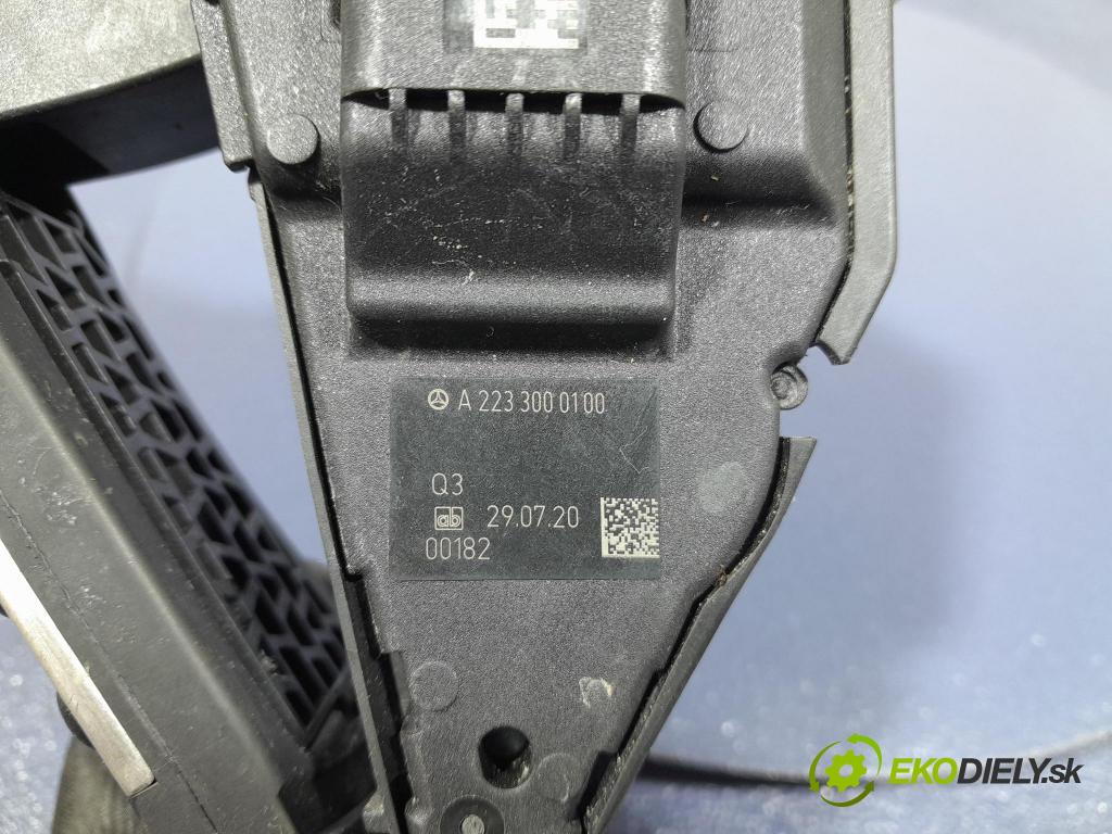 Mercedes S-klasa 2021 pedal Plyn: A2233000100
