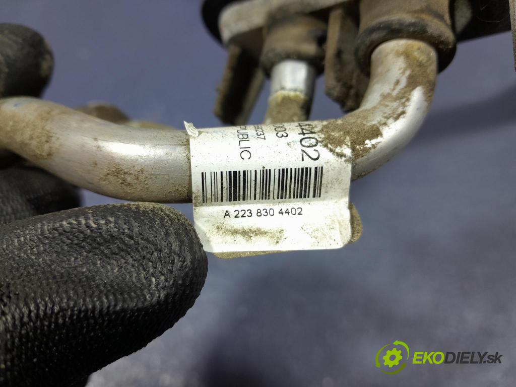 Mercedes S-klasa 2021 rúrka Klimatizácia: A2238304402