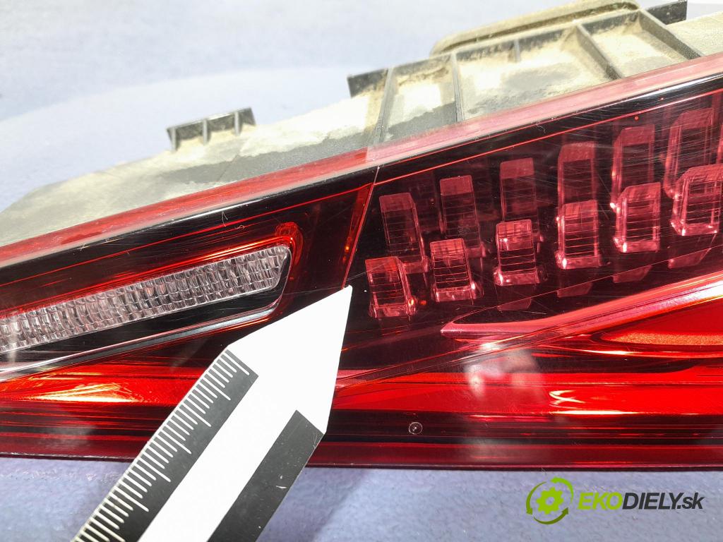 Mercedes S-klasa 2021 svetlo / reflektor zad Prava: Vnútri: A2239063000