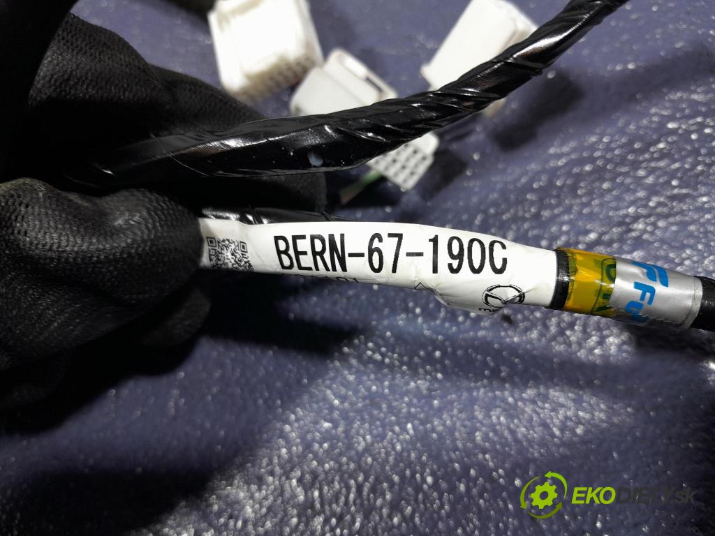 Mazda 3 2021 instalace Elektrický: BERJ-67-A30