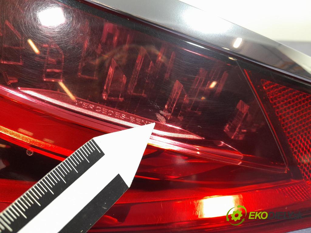 Mercedes S-klasa 2021 svetlo / reflektor zad Prava: Vonkajsia: A2239062400