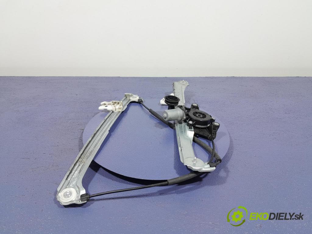 Mazda 3 2021 mechanismus stahování Sklenka: před Levý: CR01526F