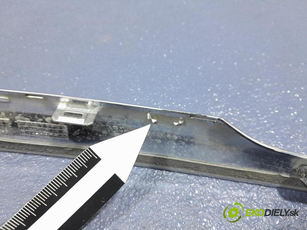 Mercedes S-klasa 2021 lišta kufr A2237572200