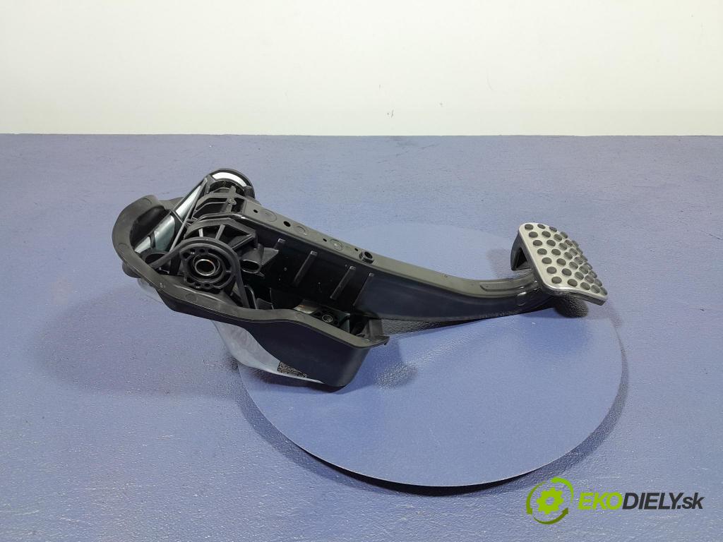 Mercedes S-klasa 2021 pedále A2232903000