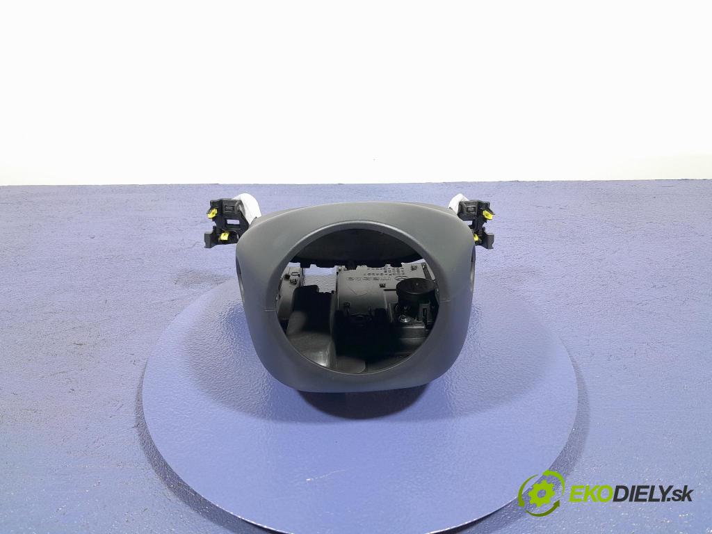 Mazda 3 2021 kryt Plast: Interiéry: BDGF-64357