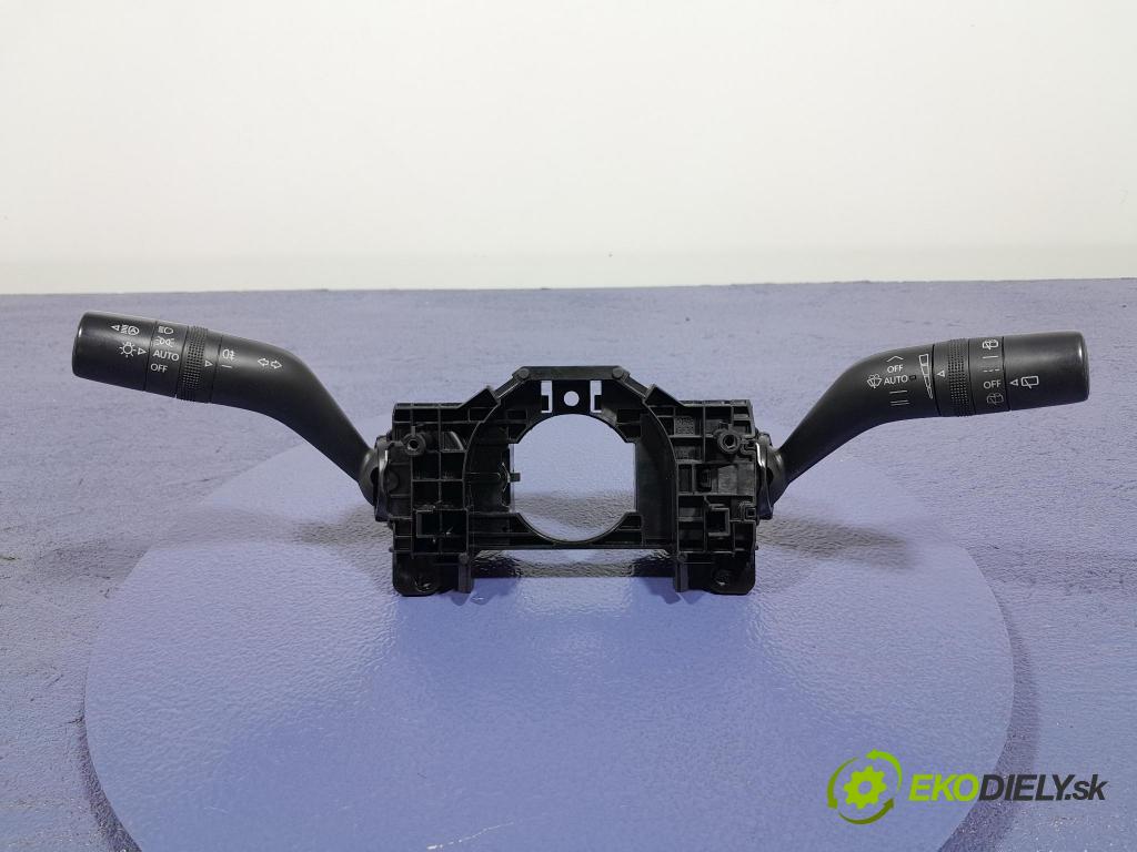 Mazda 3 2021 prepínač Komplex: BDENA 1F