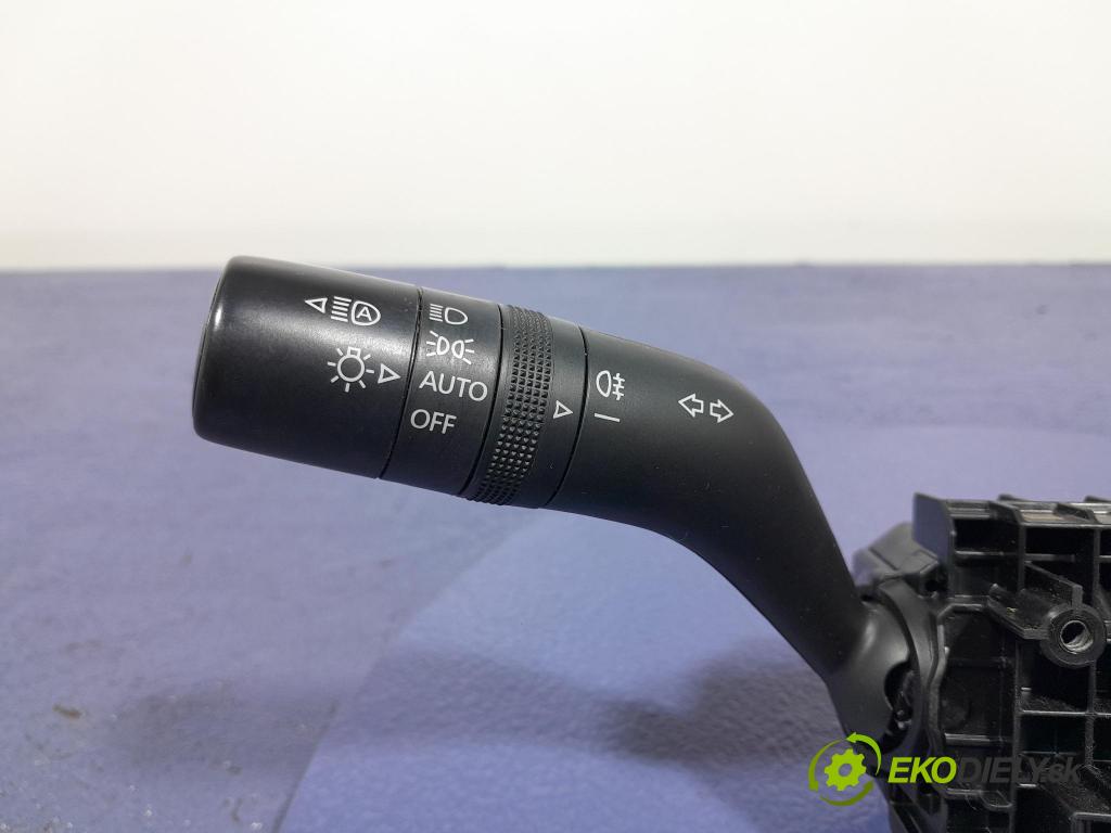 Mazda 3 2021 prepínač Komplex: BDENA 1F