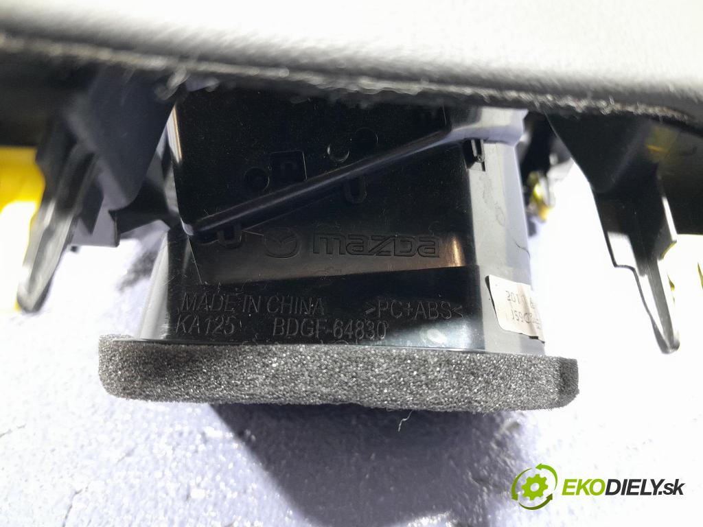 Mazda 3 2021 Mřížky Proud vzduchu Vzduch: BDGF-64830