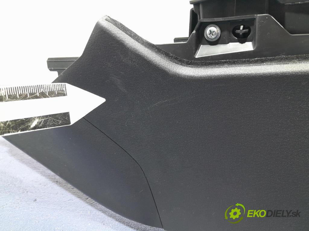 Mazda 3 2021 loketní opěrka BDGF 64441