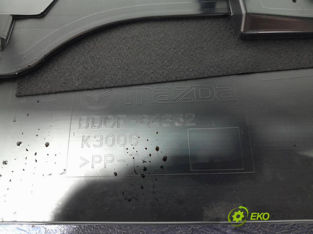 Mazda 3 2021 operadlo BDGF 64441