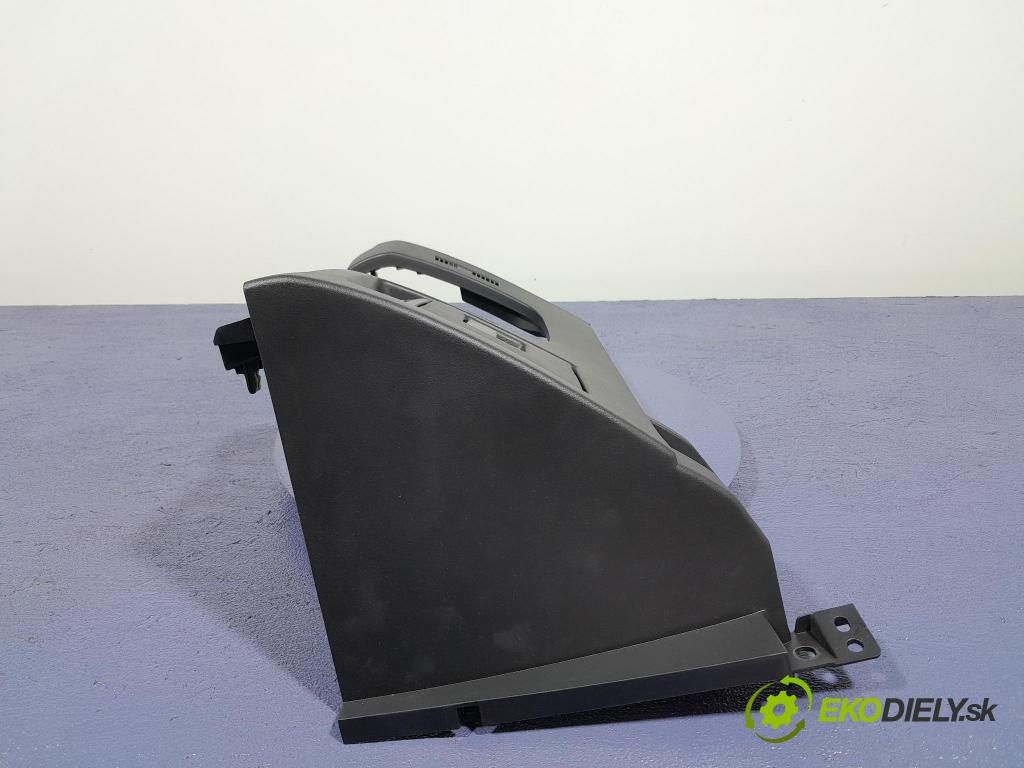 Mazda 3 2021 kryt Plast: Interiéry: BDGF -64891