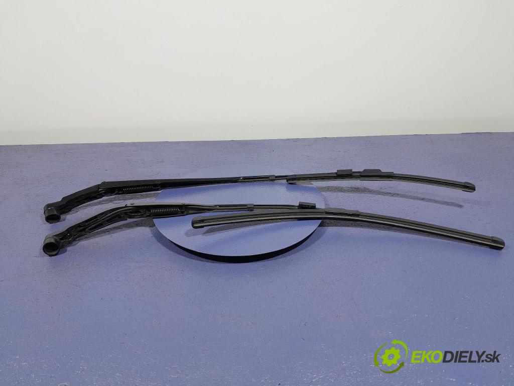 Mazda 3 2021 Paže: Stěrače: před