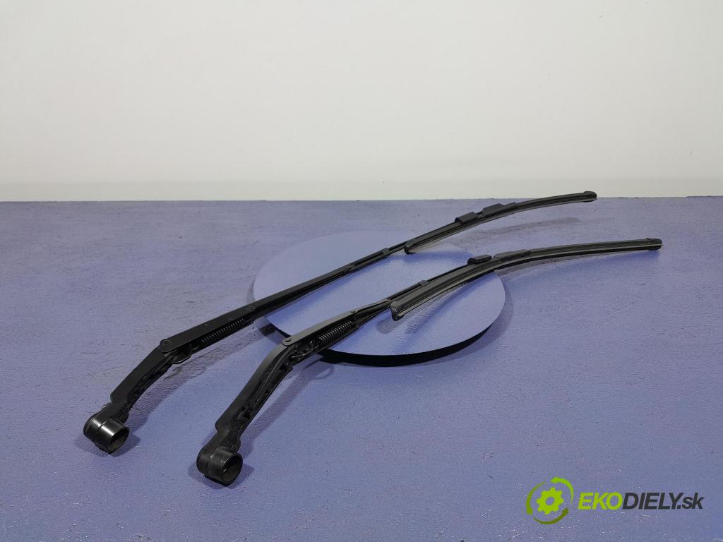 Mazda 3 2021 Paže: Stěrače: před