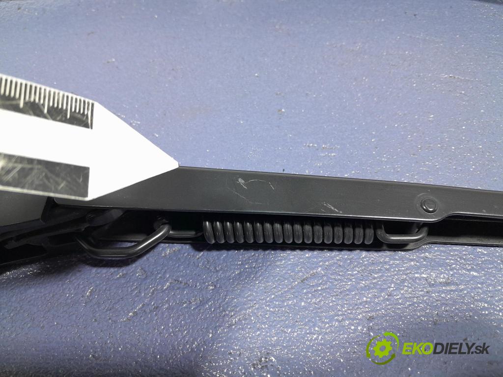 Mazda 3 2021 Rameno: Stierače: Predné 