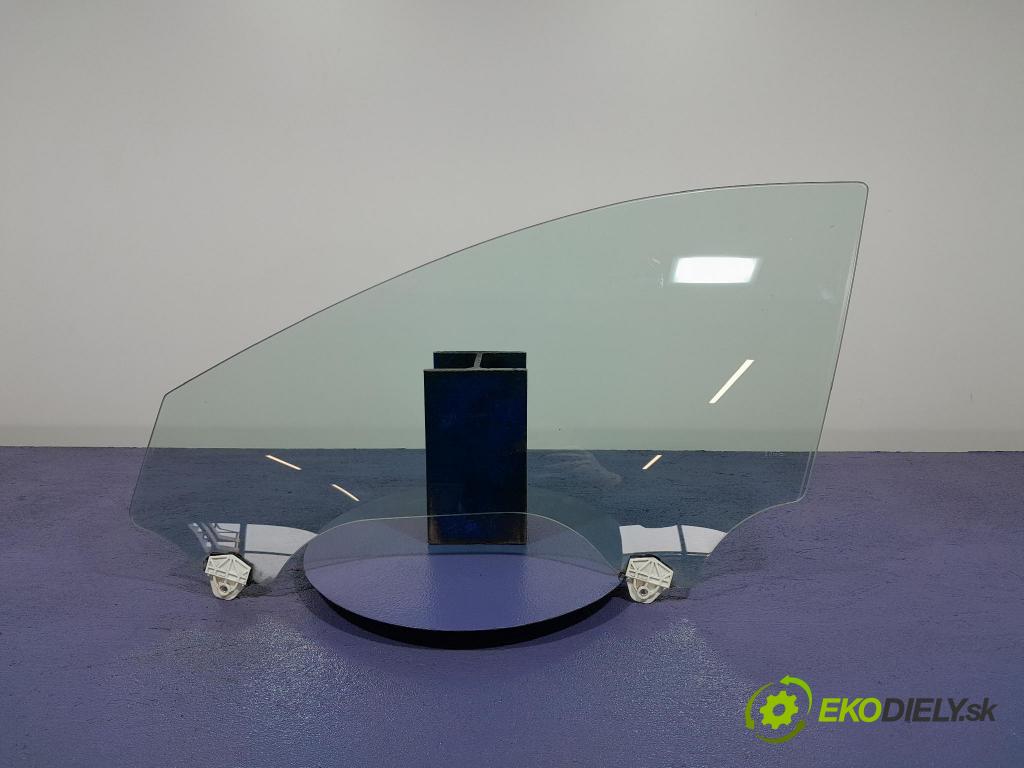 Mazda 3 2021 sklo dvere Predné ľavá