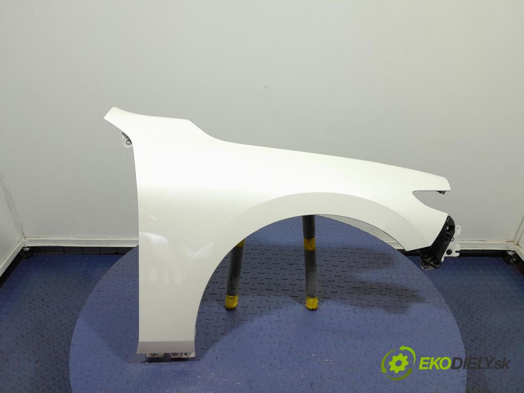 Mazda 3 2021 blatník Predné v pravo: