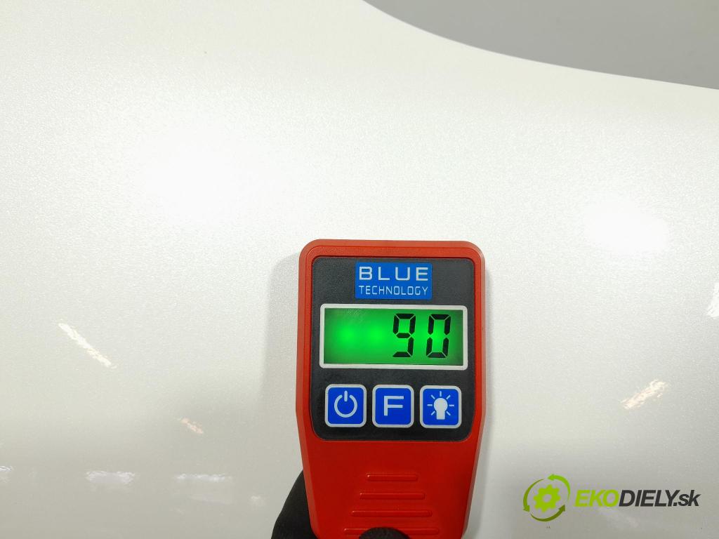 Mazda 3 2021 blatník Predné v pravo: