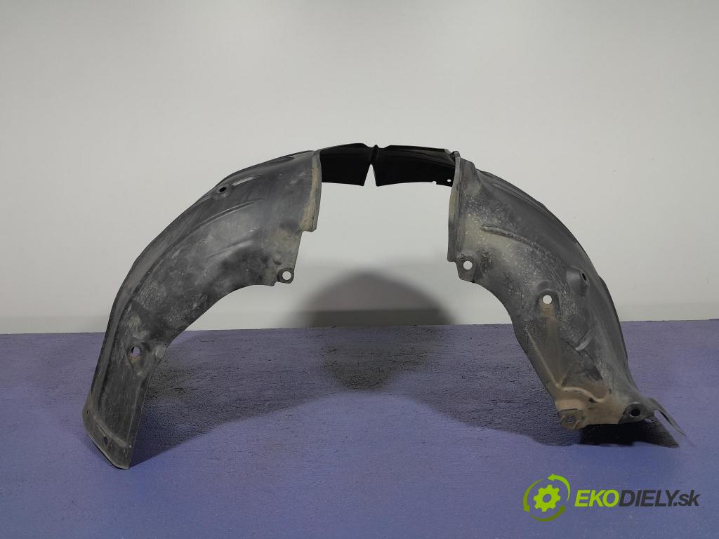 Mazda 3 2021 Blatník: Plastové: Predné