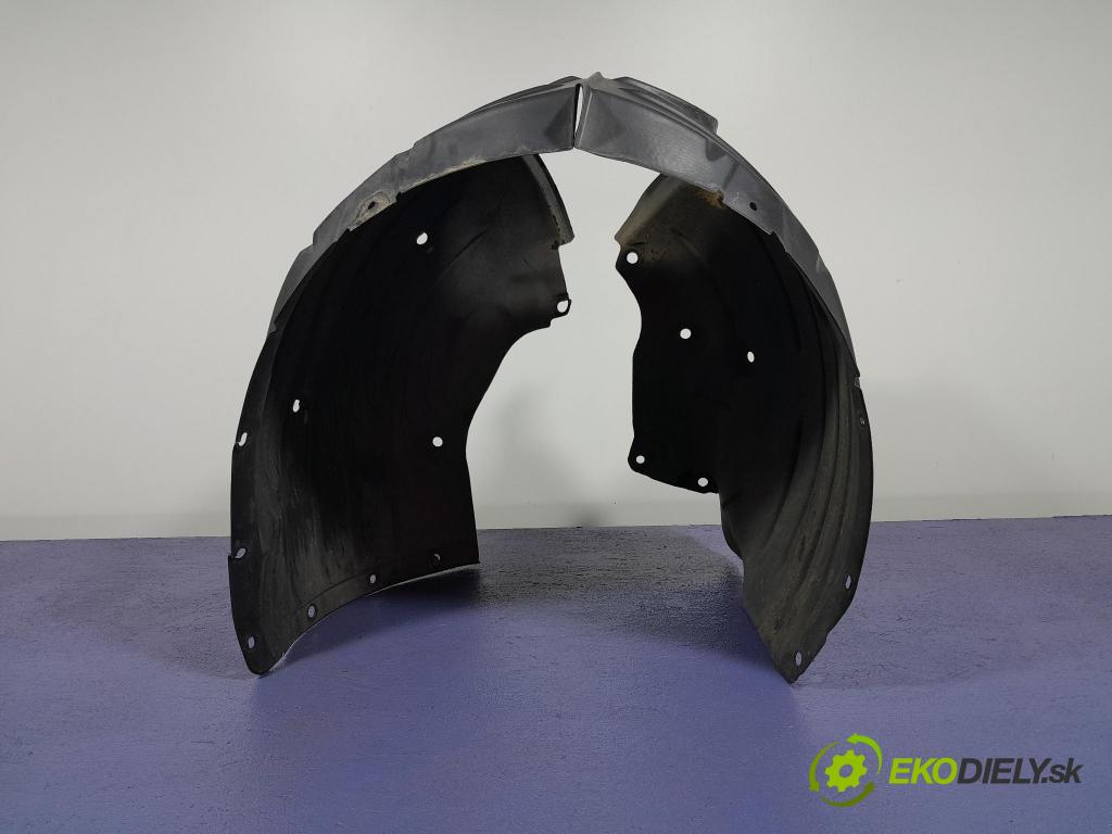 Mazda 3 2021 Blatník: Plastové: Predné