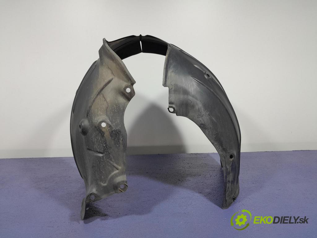 Mazda 3 2021 Blatník: Plastové: Predné