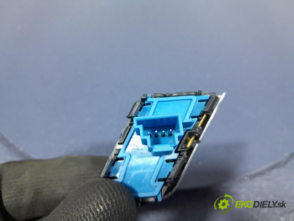 Mercedes S-klasa 2021 prepínač A2239052305