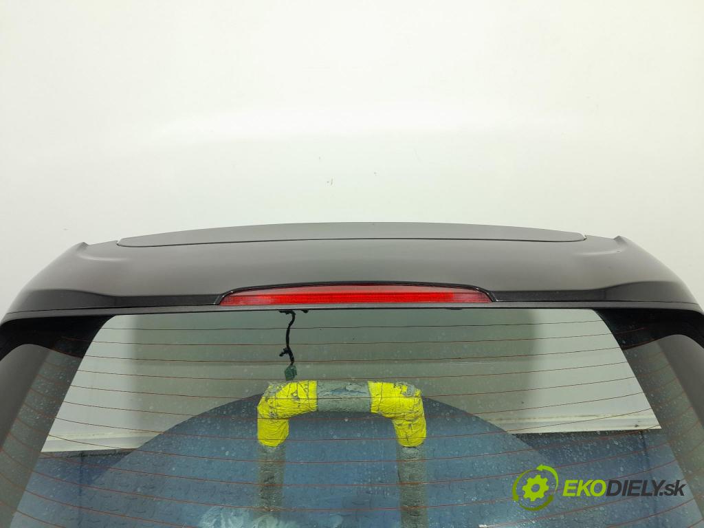 Jeep Cherokee 2016 zadní dveře kufra: kufr