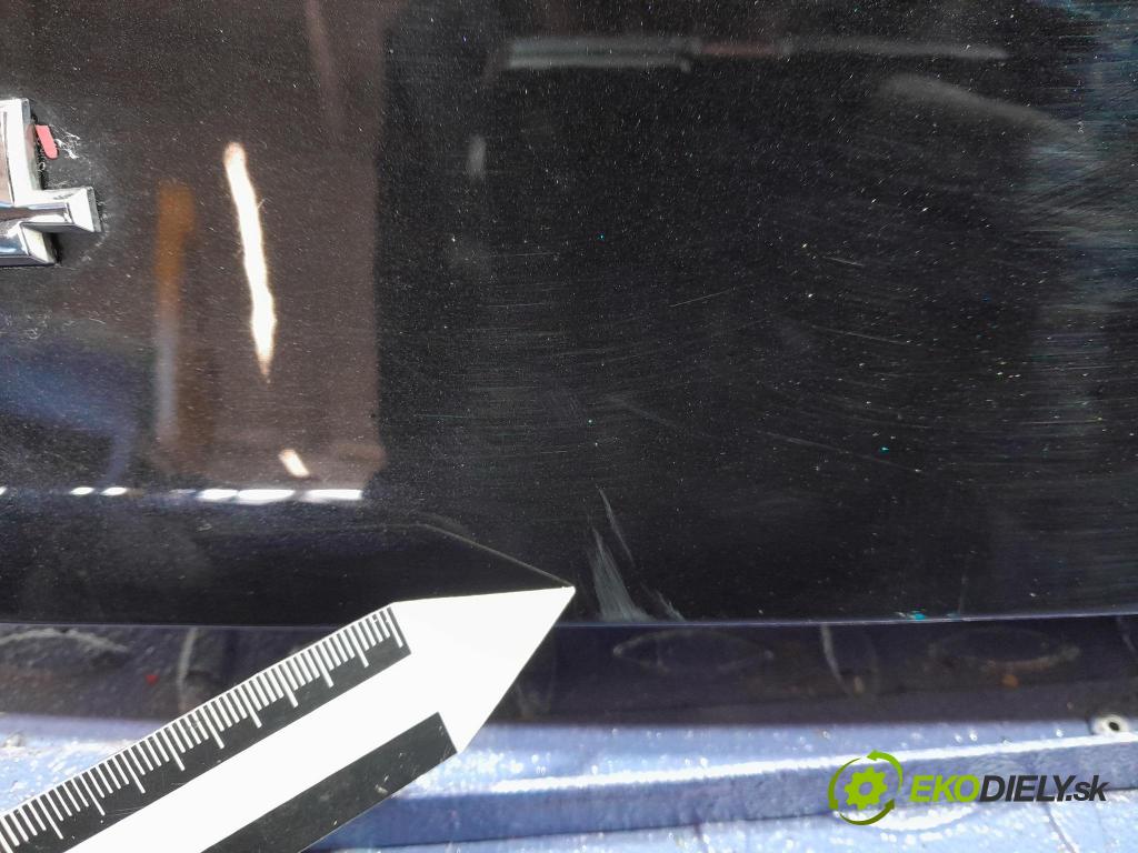 Jeep Cherokee 2016 zadní dveře kufra: kufr