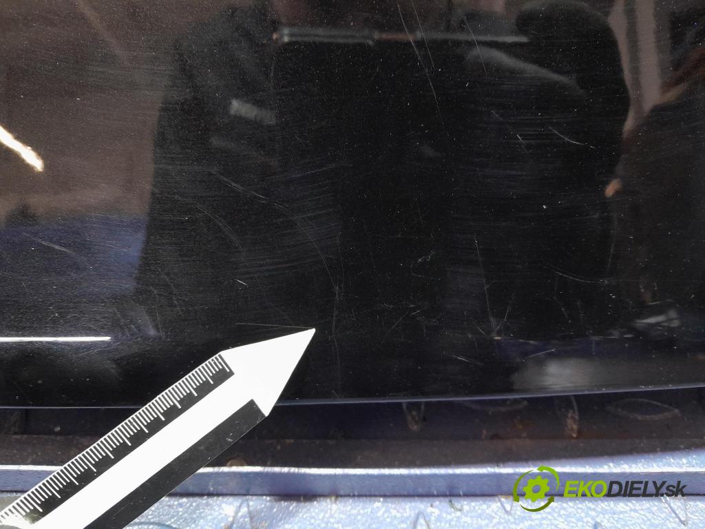 Jeep Cherokee 2016 zadní dveře kufra: kufr