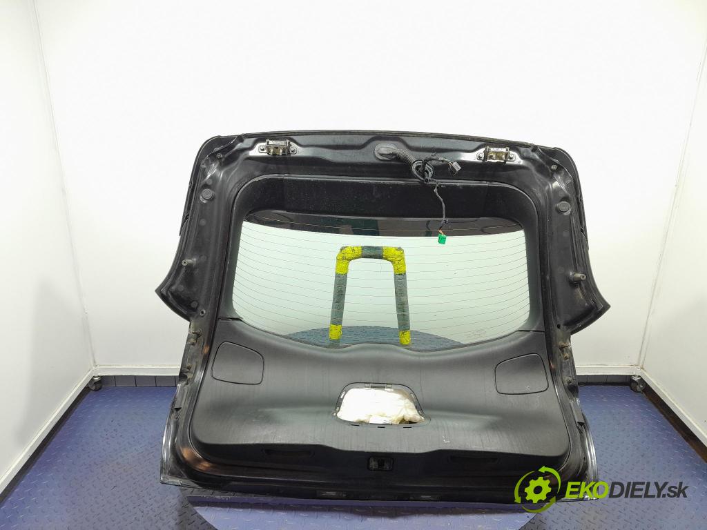 Jeep Cherokee 2016 zadní dveře kufra: kufr 