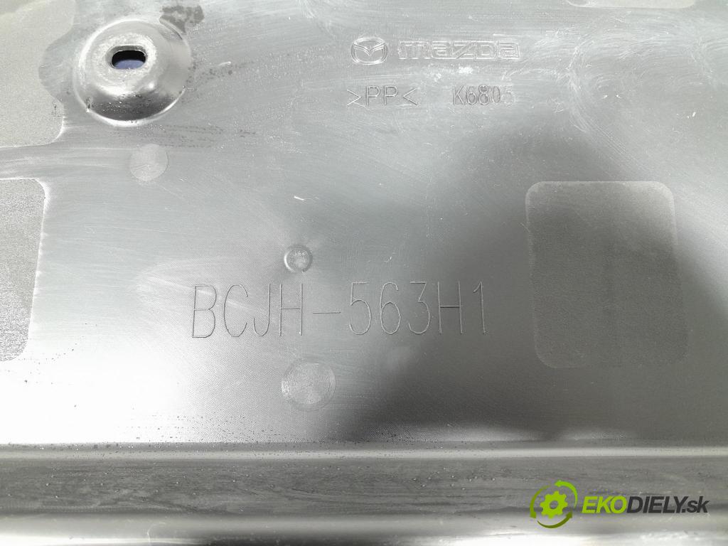 Mazda 3 2021 kryt Plast: podvozek: BCJH-563H1