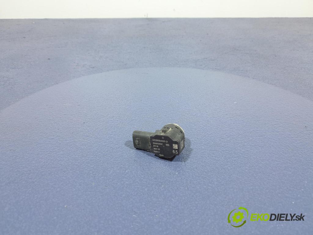 Mercedes S-klasa 2021 snímač / riadiaca jednotka PDC A2239054000