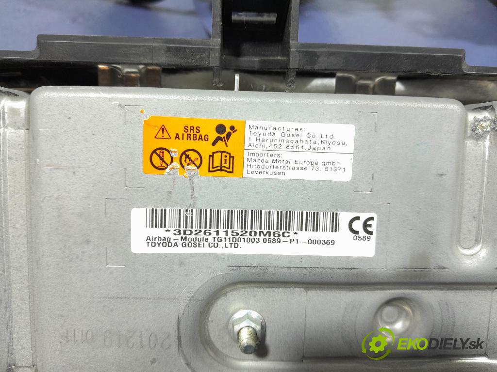 Mazda 3 2021 kokpit,přistrojova deska