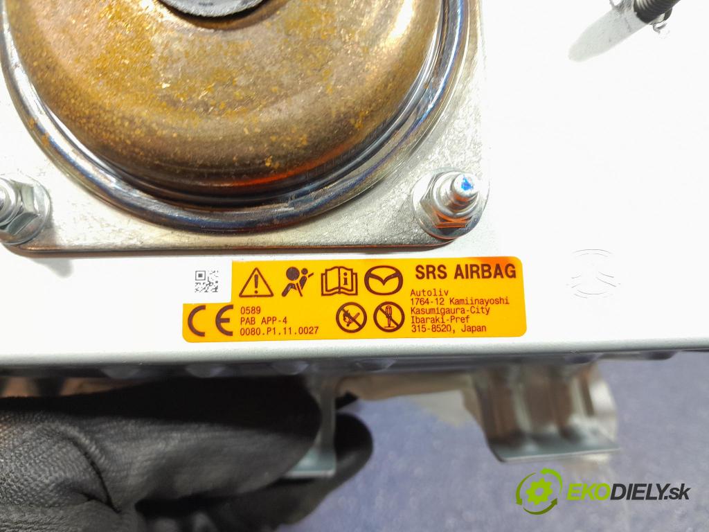 Mazda 3 2021 kokpit,přistrojova deska