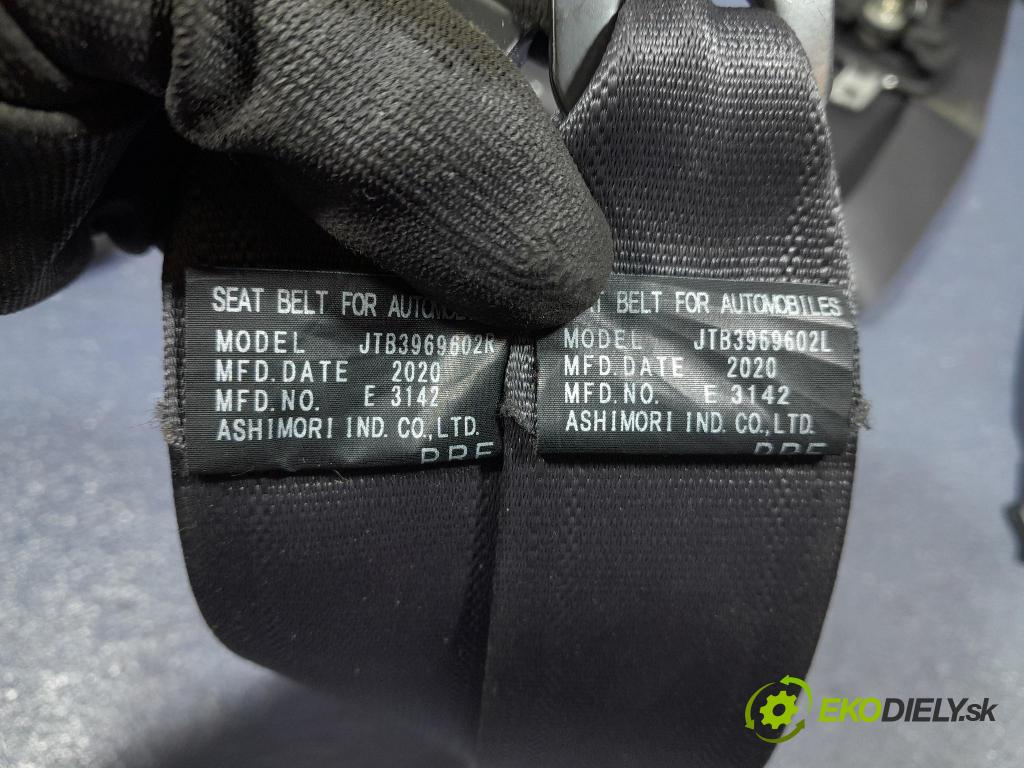 Mazda 3 2021 kokpit,přistrojova deska