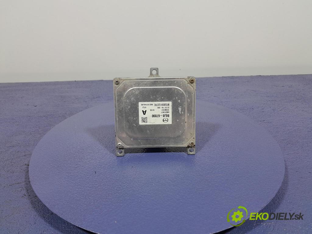 Mazda 3 2021 měnič B0J8-67890