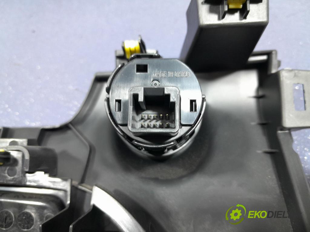 Mazda 3 2021 kryt Plast: Interiéry: BDGF-64271