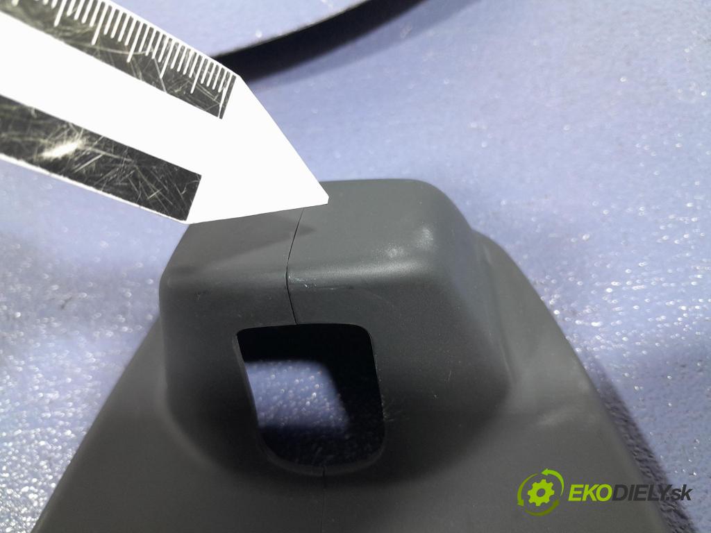 Mazda 3 2021 kryt Plast: Interiéry: BHSA-67Z31