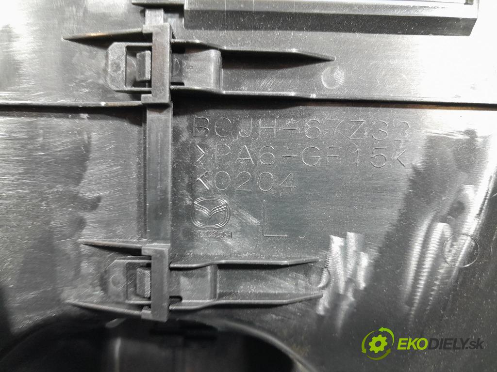 Mazda 3 2021 kryt Plast: Interiéry: BHSA-67Z31