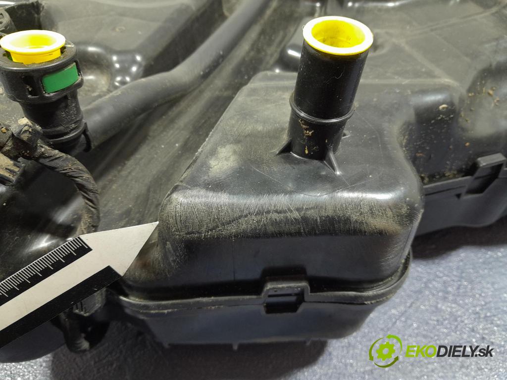 Mercedes S-klasa 2021 Nádrž: AdBlue: A2234703400