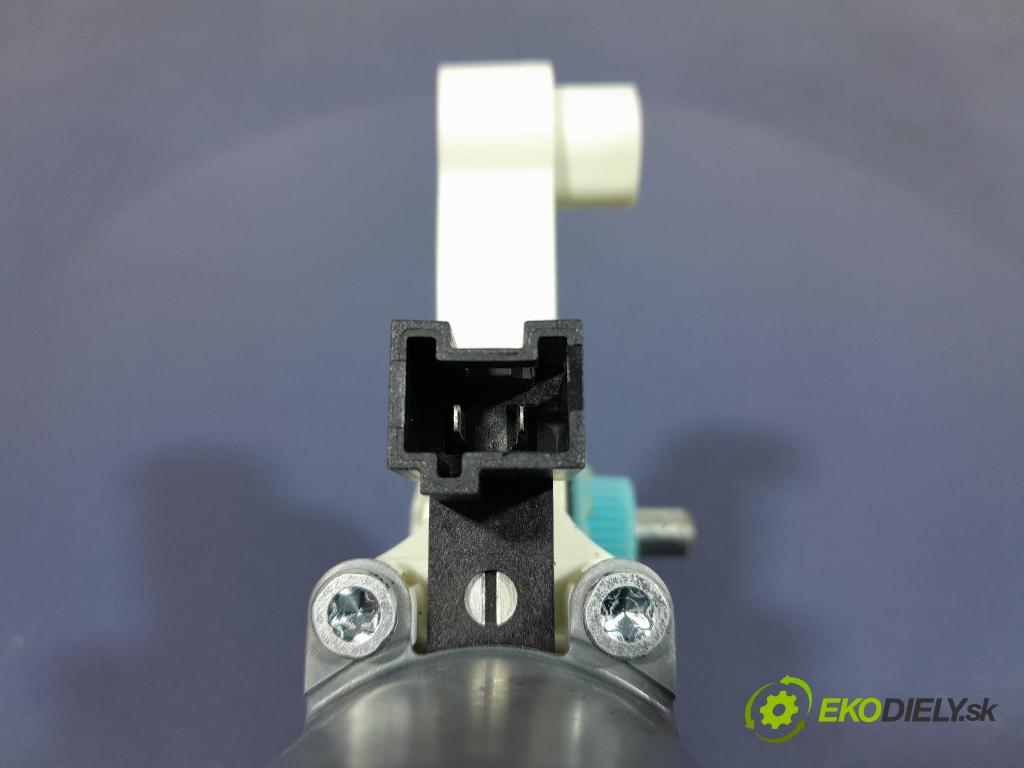 Mercedes S-klasa 2021 mechanismus stahování Sklenka: před Levý: A0009065108