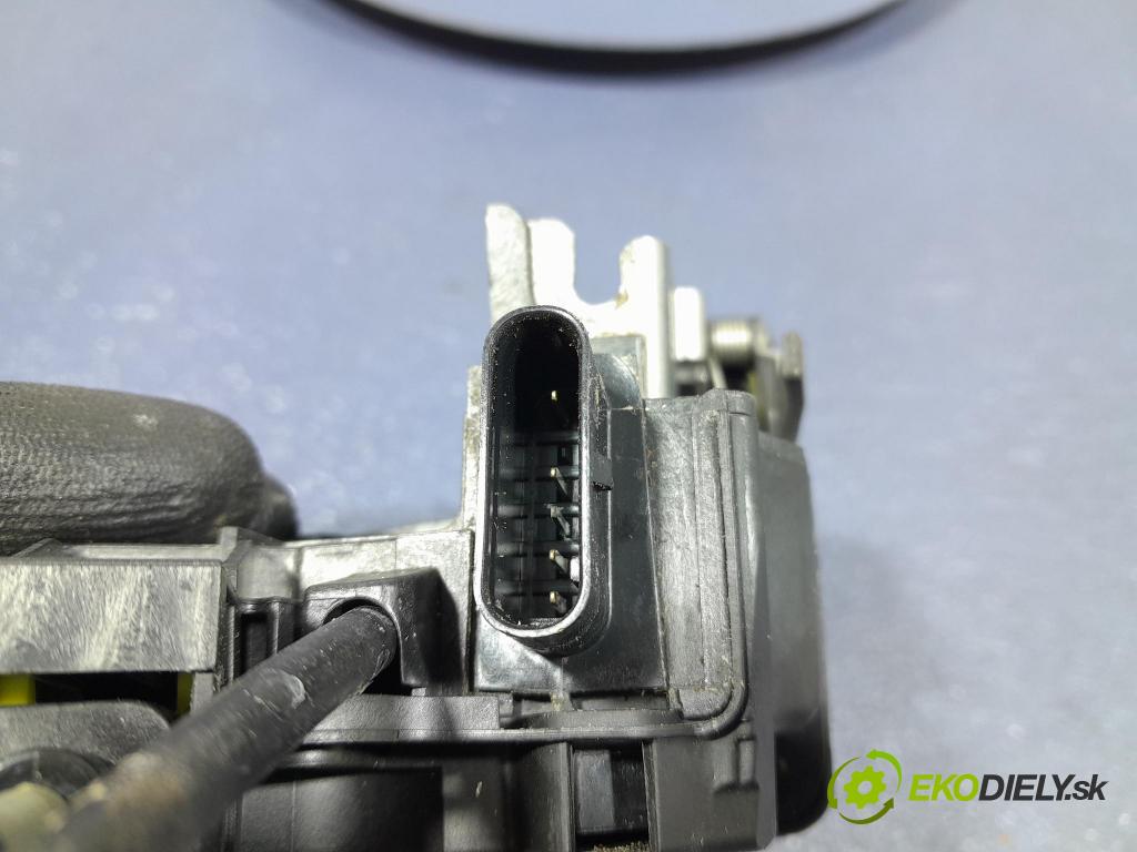 Mercedes S-klasa 2021 zámok dvere Predné Vľavo: A0997209901