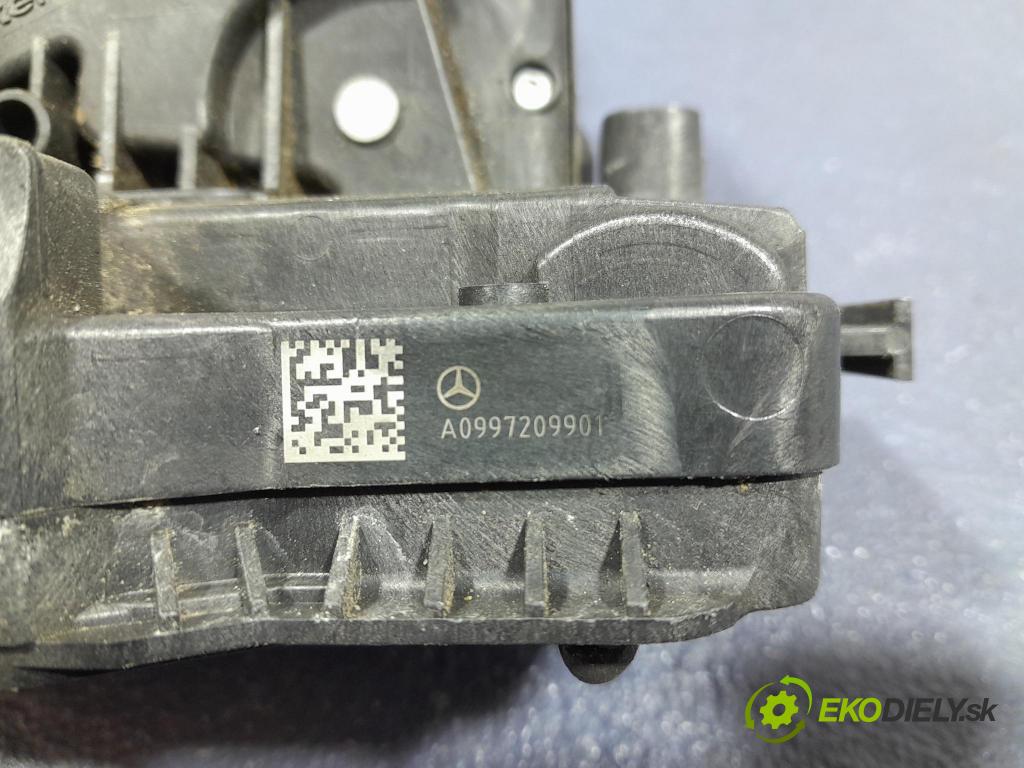 Mercedes S-klasa 2021 zámok dvere Predné Vľavo: A0997209901