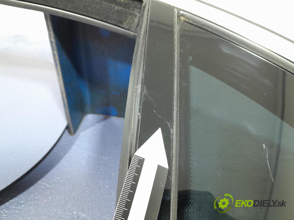 Mercedes S-klasa 2021 sklo dveře Zad: levé